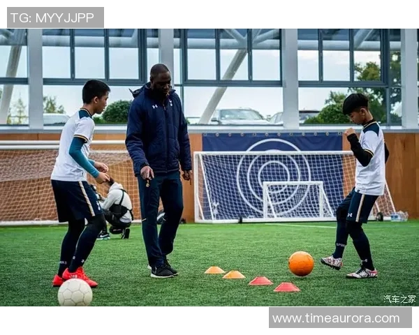 海苔咪与足球明星的奇妙冒险之旅探索友谊与梦想的交汇点